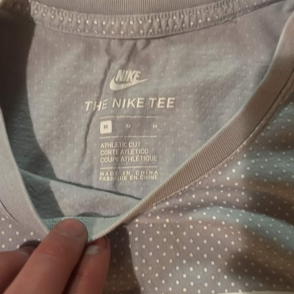 Nike tee - Picture 3 of 6